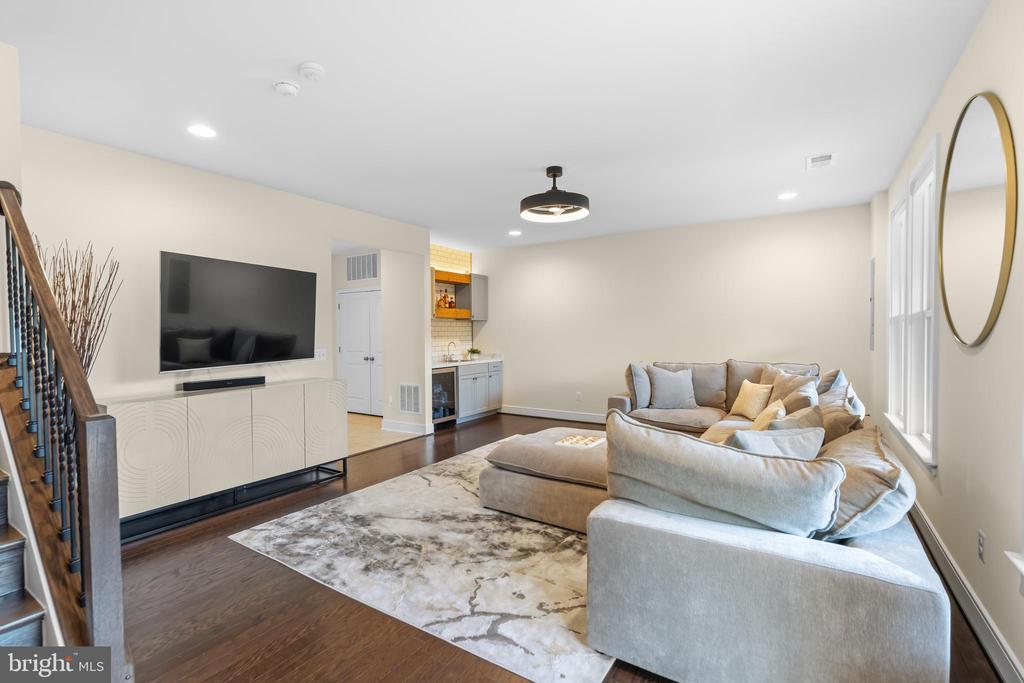 23072 SULLIVANS COVE SQUARE