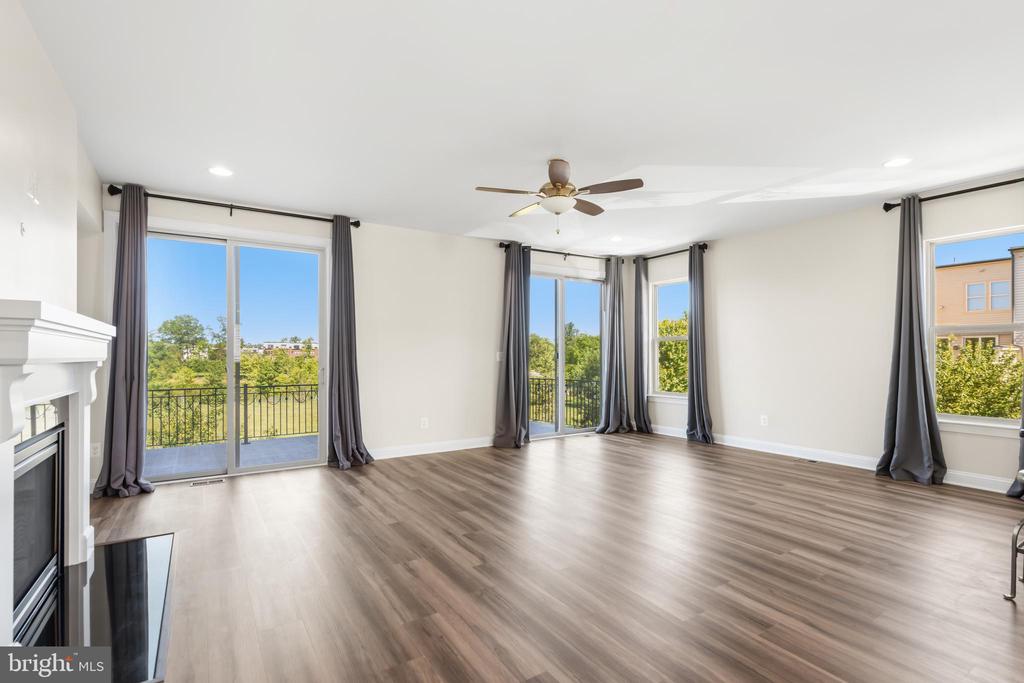 22807 BREEZY HOLLOW DRIVE