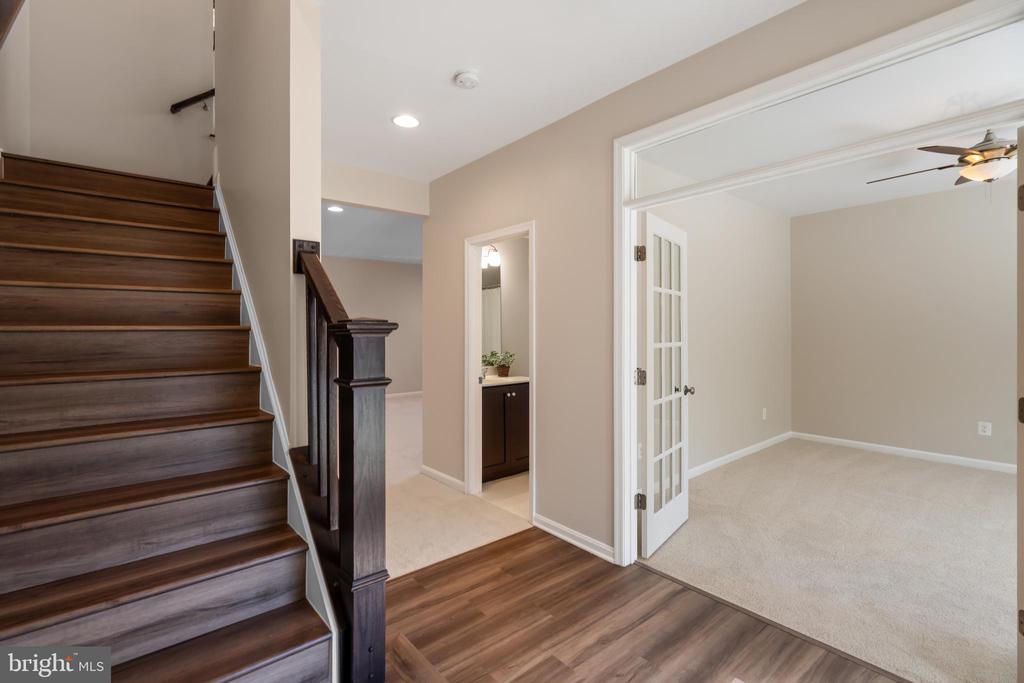 22807 BREEZY HOLLOW DRIVE