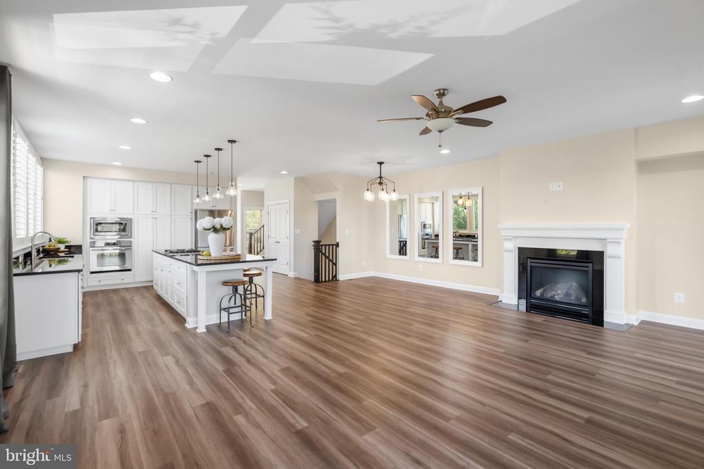 22807 BREEZY HOLLOW DRIVE