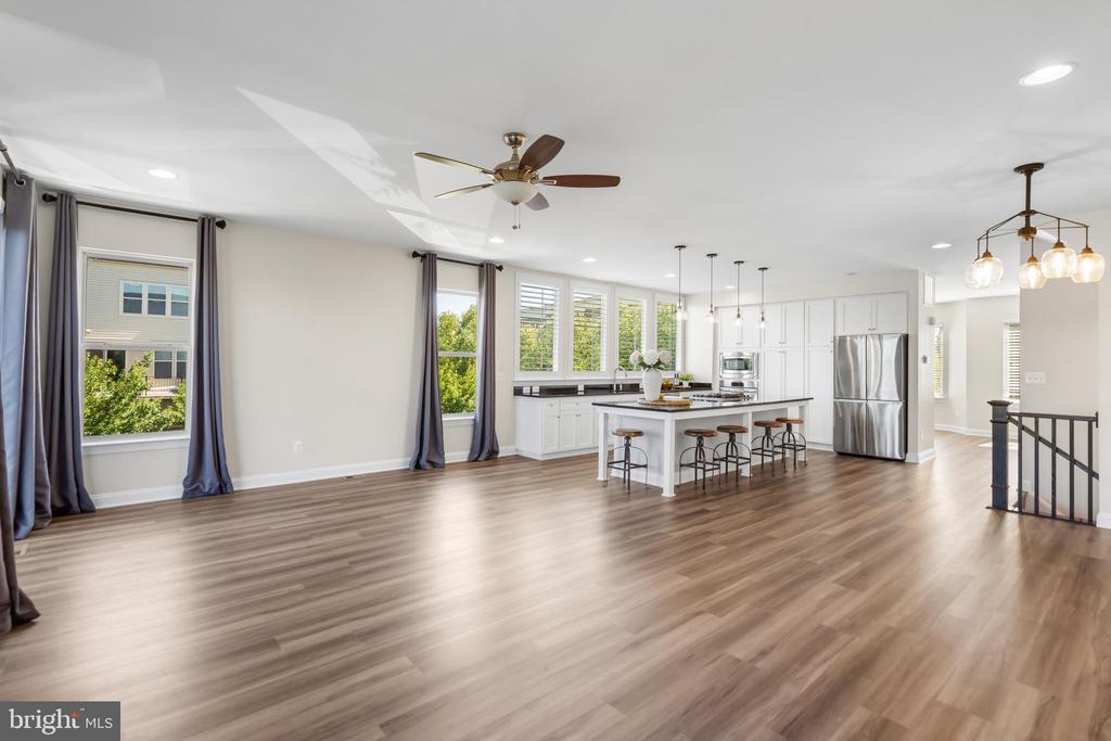 22807 BREEZY HOLLOW DRIVE