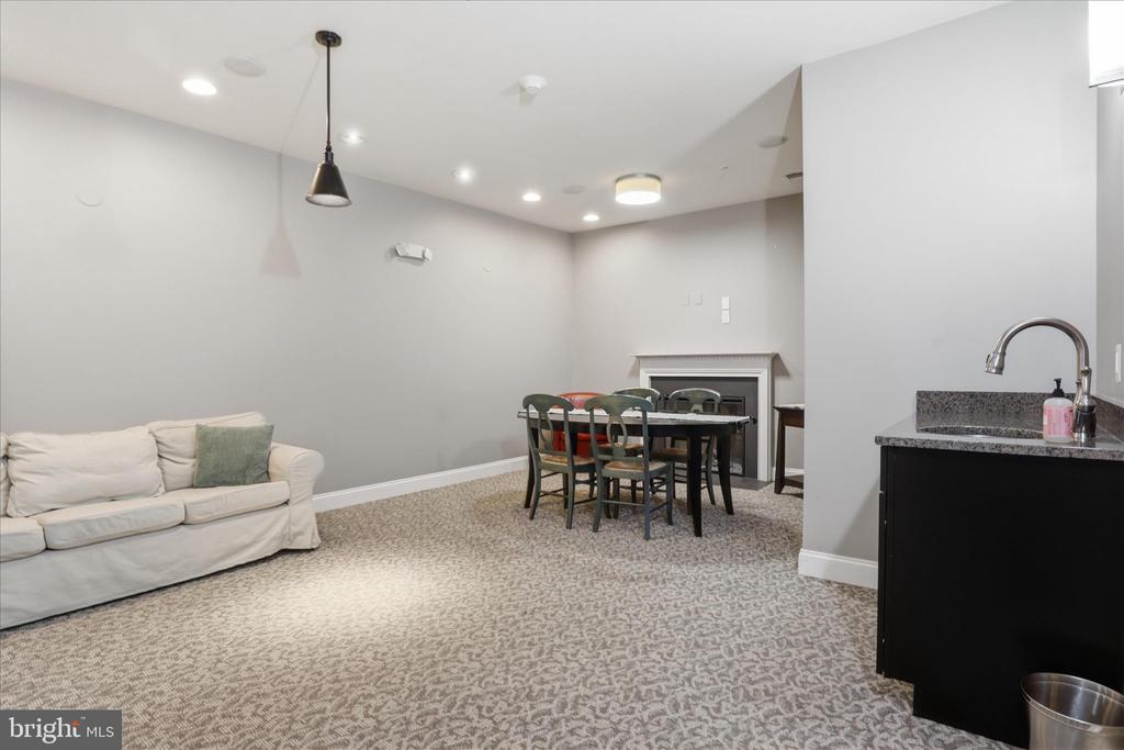 24636 WOOLLY MAMMOTH TERRACE 202