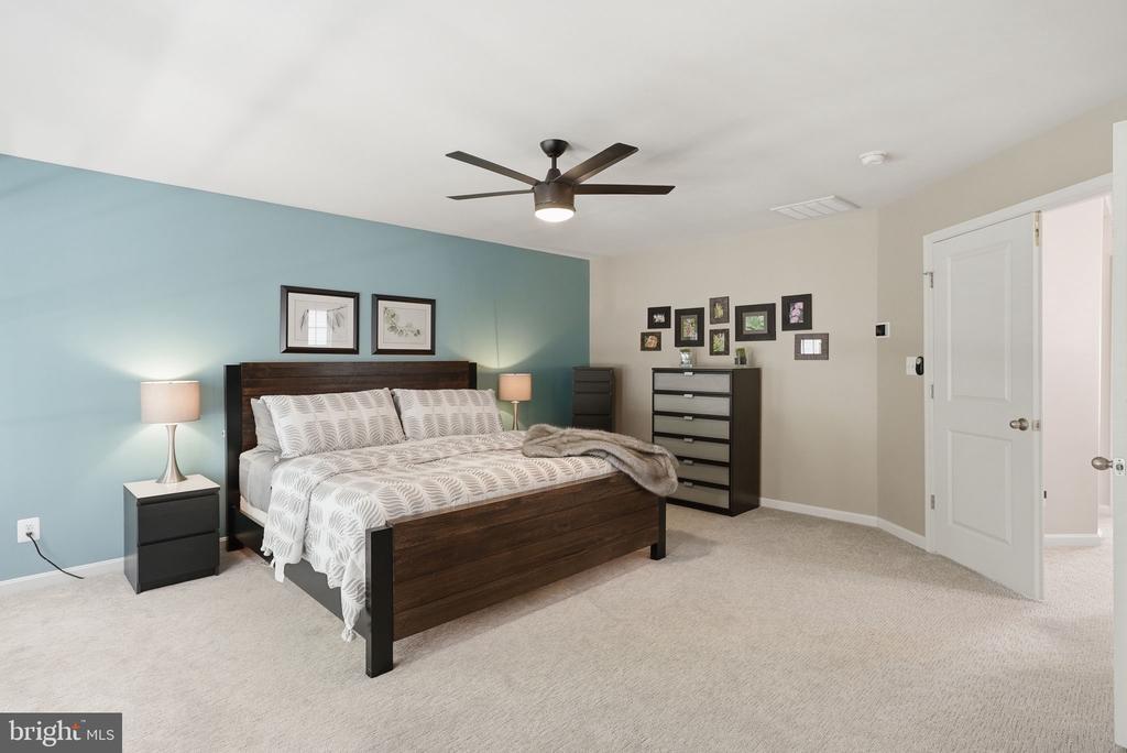 43264 SUNDERLEIGH SQUARE