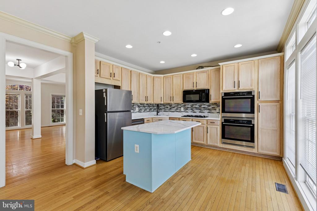 43809 WATER BAY TERRACE