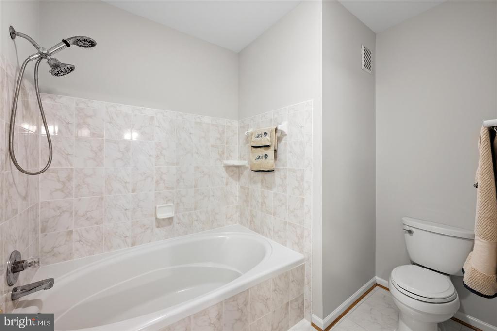 20903 CEDARPOST SQUARE Unit: 102