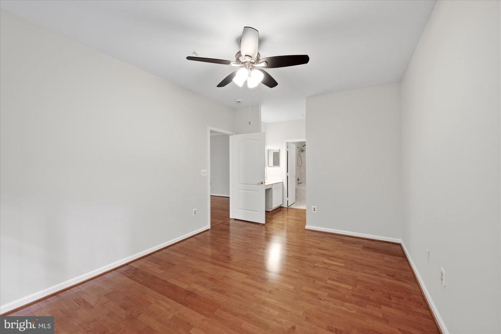 20903 CEDARPOST SQUARE Unit: 102