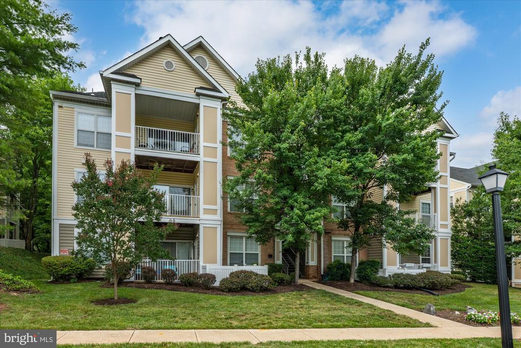 20903 CEDARPOST SQUARE Unit: 102