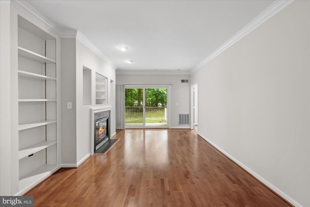 20903 CEDARPOST SQUARE Unit: 102
