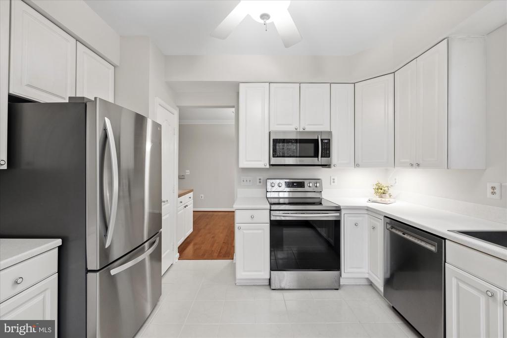 20903 CEDARPOST SQUARE Unit: 102