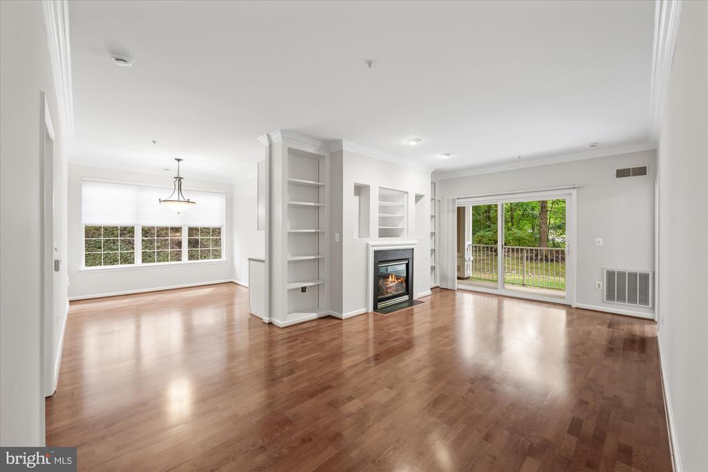 20903 CEDARPOST SQUARE Unit: 102