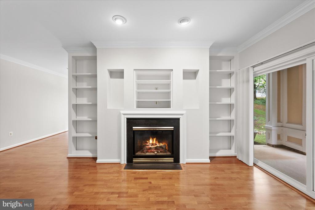 20903 CEDARPOST SQUARE Unit: 102