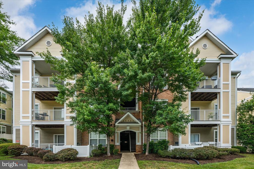 20903 CEDARPOST SQUARE Unit: 102