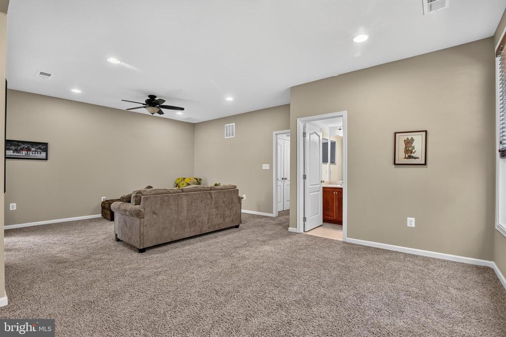 43283 MITCHAM SQUARE
