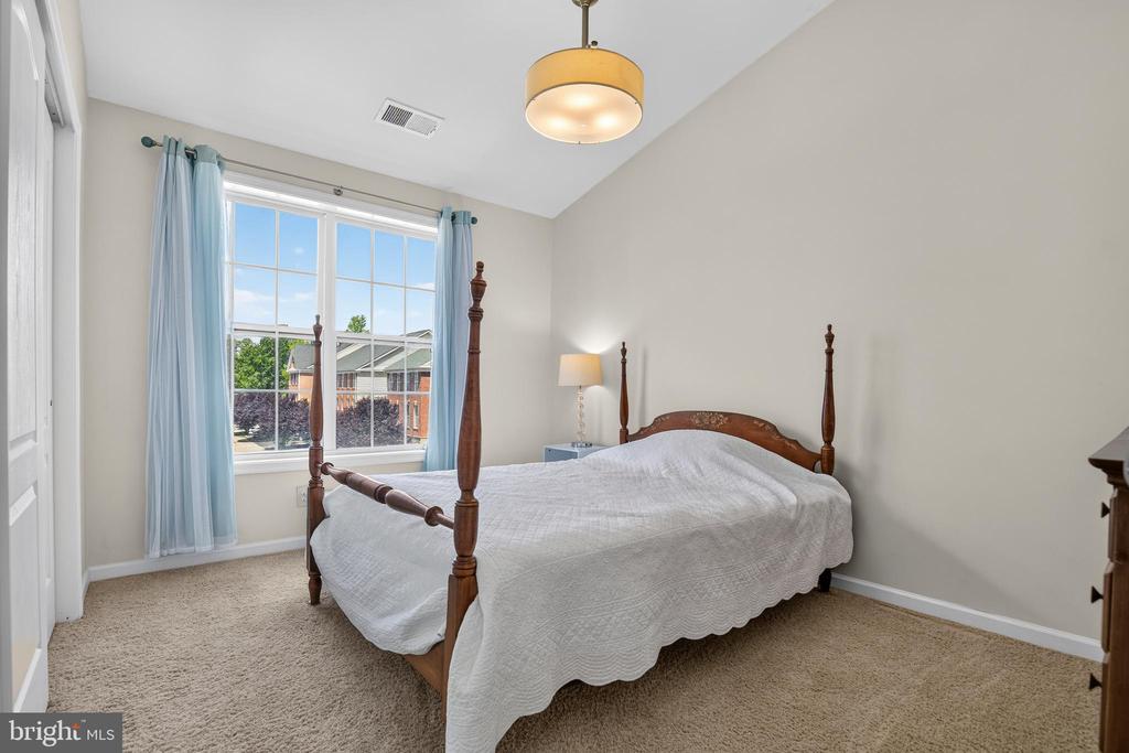 43283 MITCHAM SQUARE