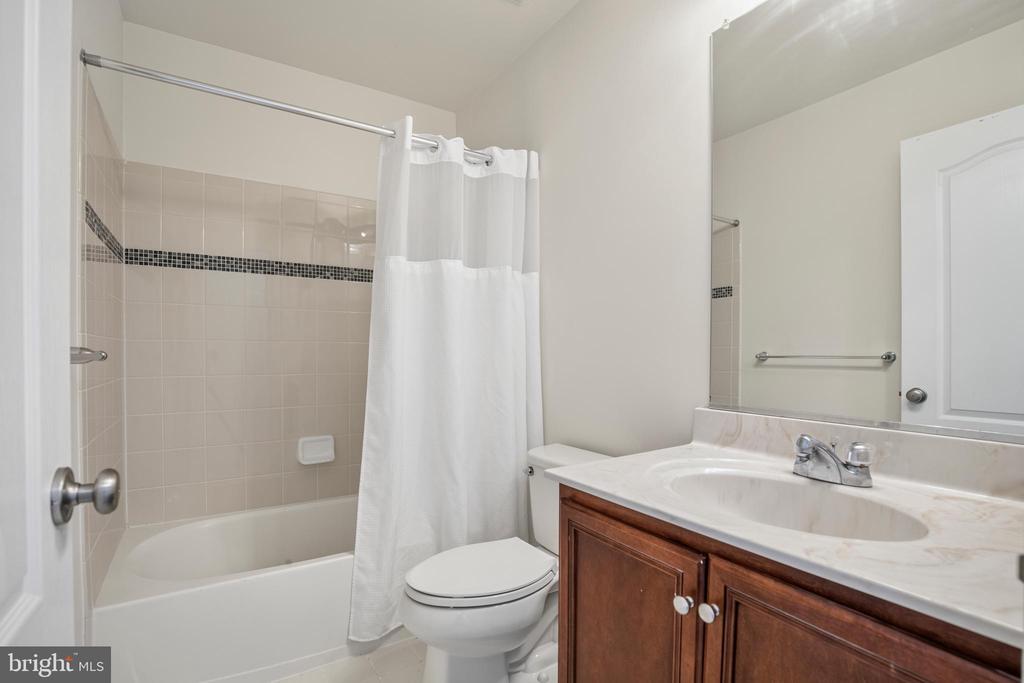 43283 MITCHAM SQUARE