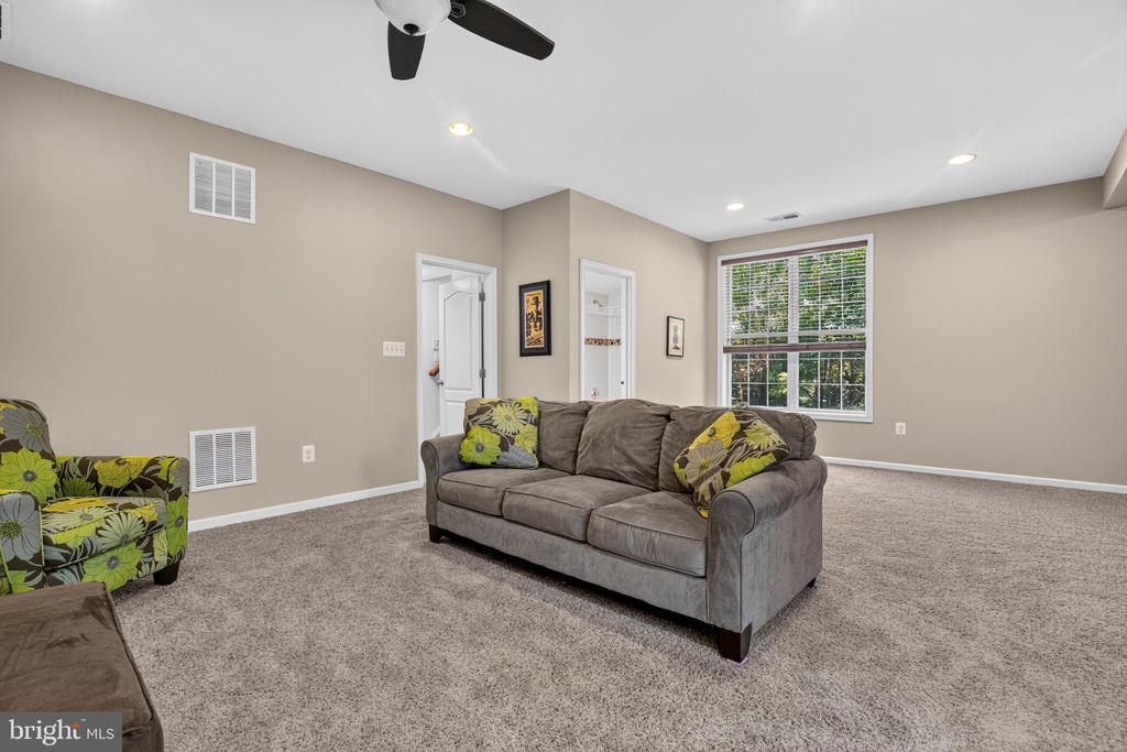 43283 MITCHAM SQUARE
