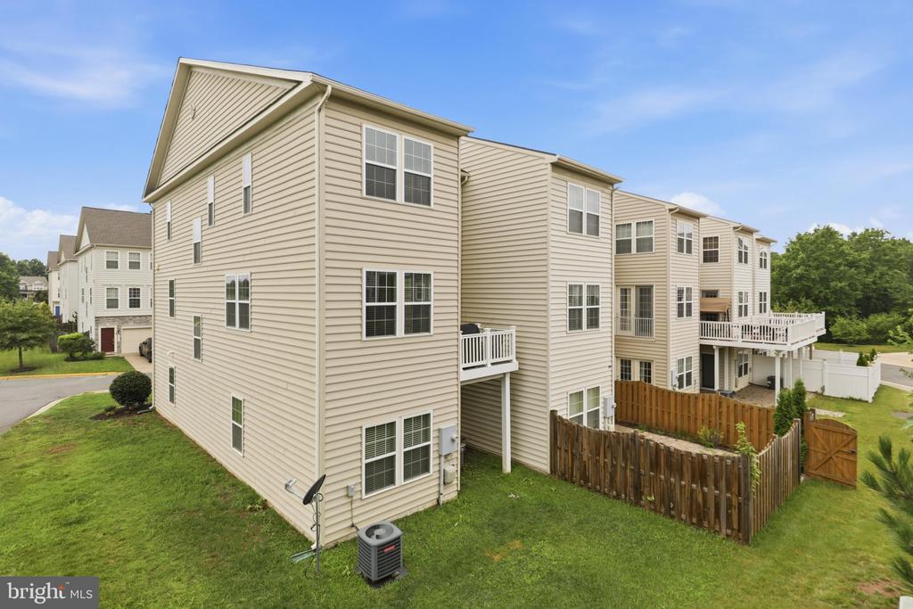 42251 DEAN CHAPEL SQUARE