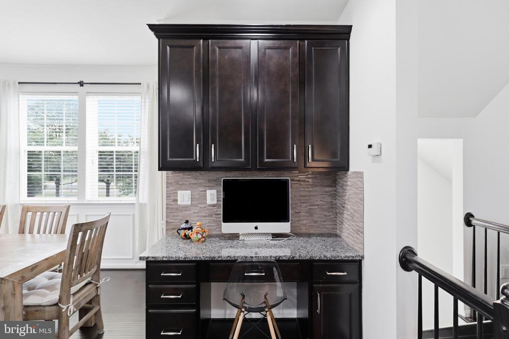 42251 DEAN CHAPEL SQUARE