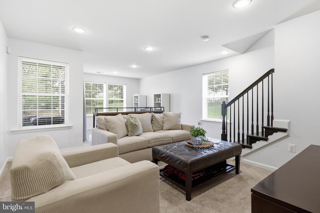 42251 DEAN CHAPEL SQUARE