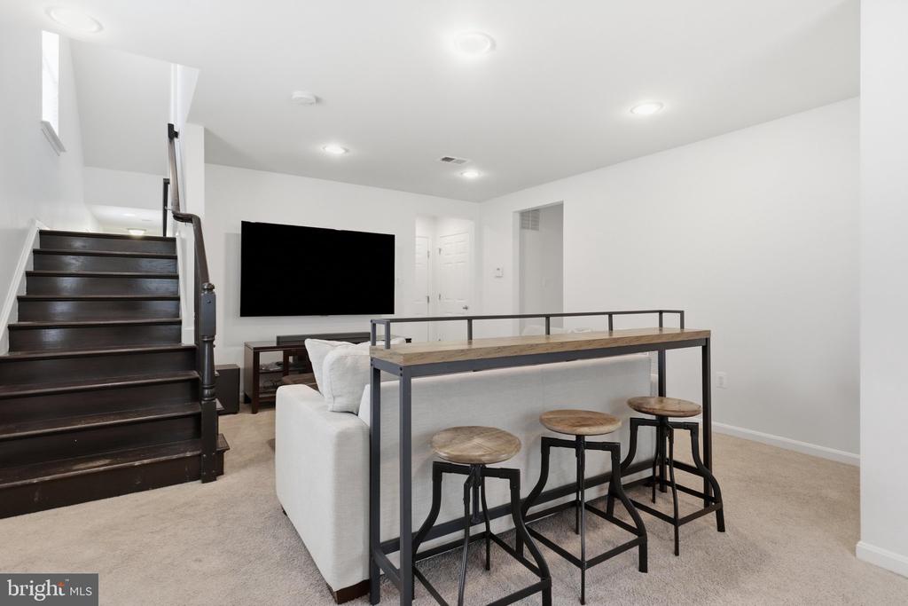 42251 DEAN CHAPEL SQUARE