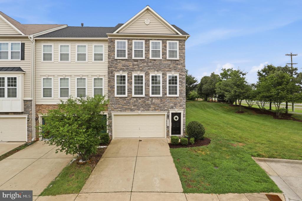 42251 DEAN CHAPEL SQUARE