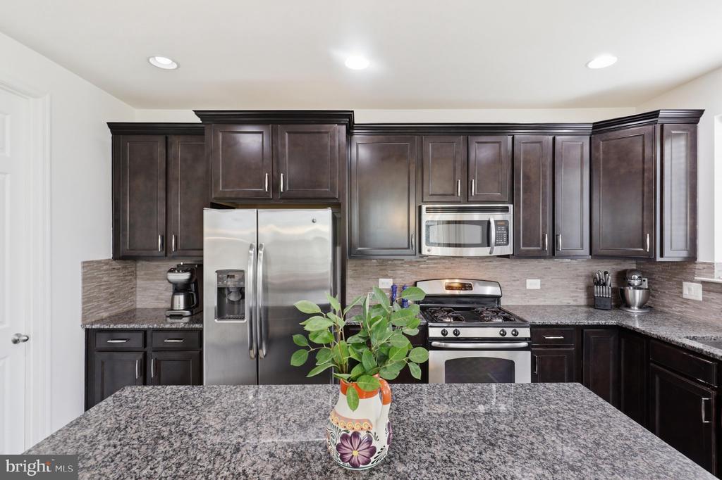 42251 DEAN CHAPEL SQUARE