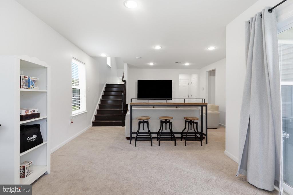 42251 DEAN CHAPEL SQUARE