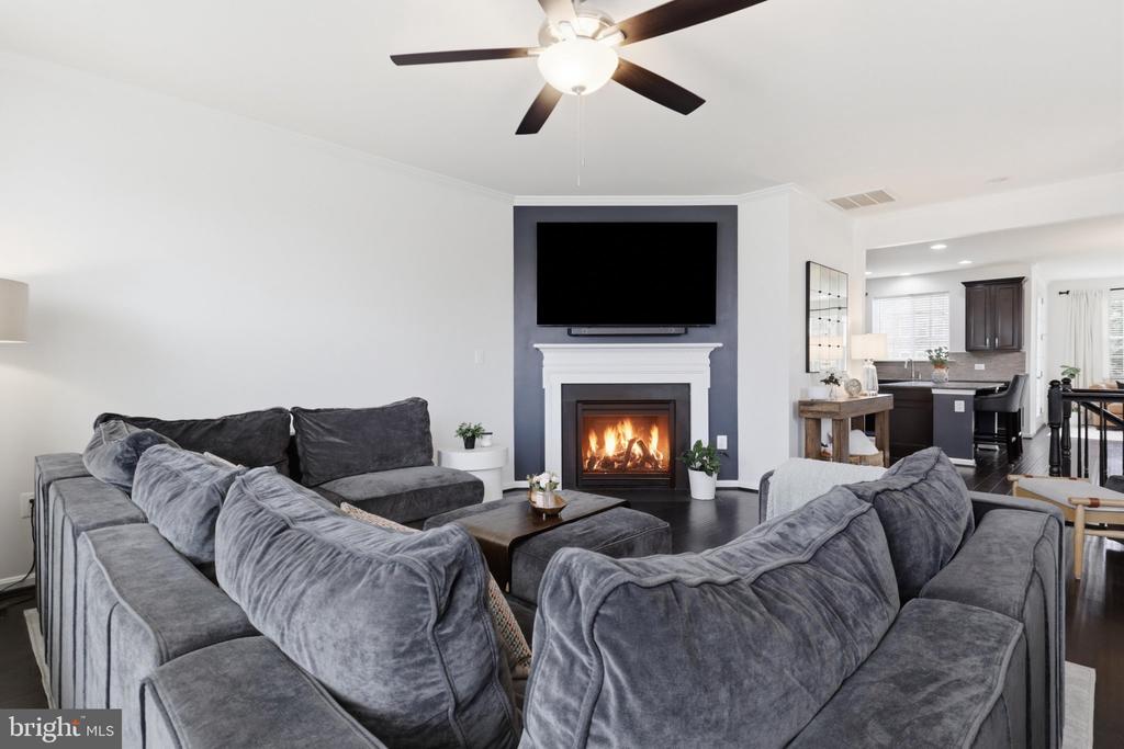 42251 DEAN CHAPEL SQUARE