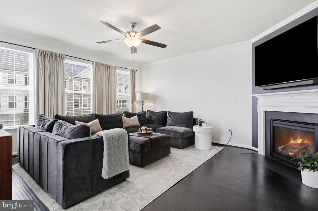 42251 DEAN CHAPEL SQUARE