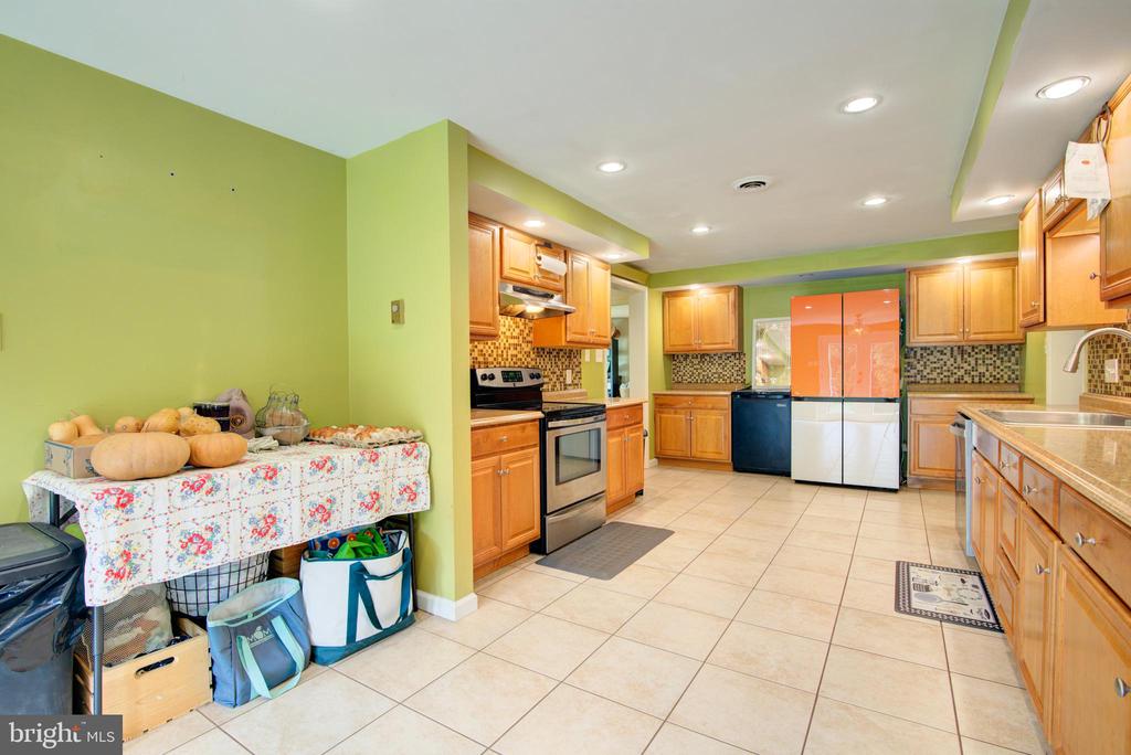 14740 CHAPEL LANE