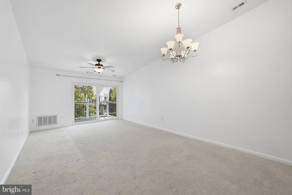 20600 CORNSTALK TERRACE Unit: 302