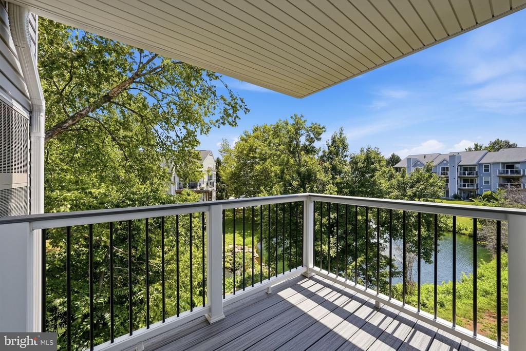 20600 CORNSTALK TERRACE Unit: 302