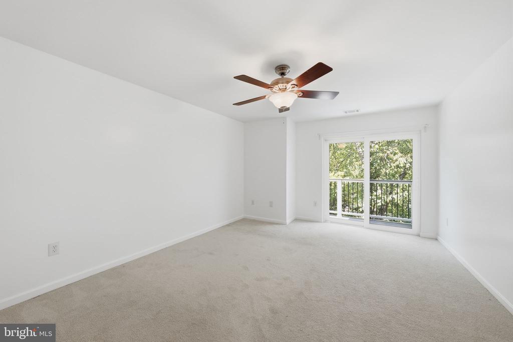 20600 CORNSTALK TERRACE Unit: 302