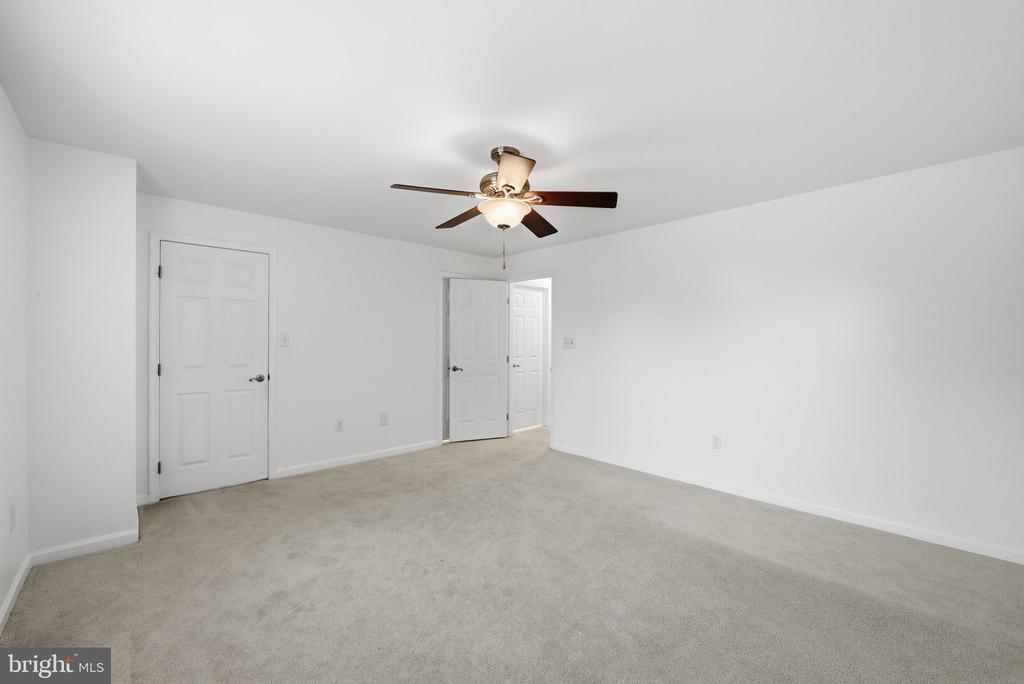 20600 CORNSTALK TERRACE Unit: 302