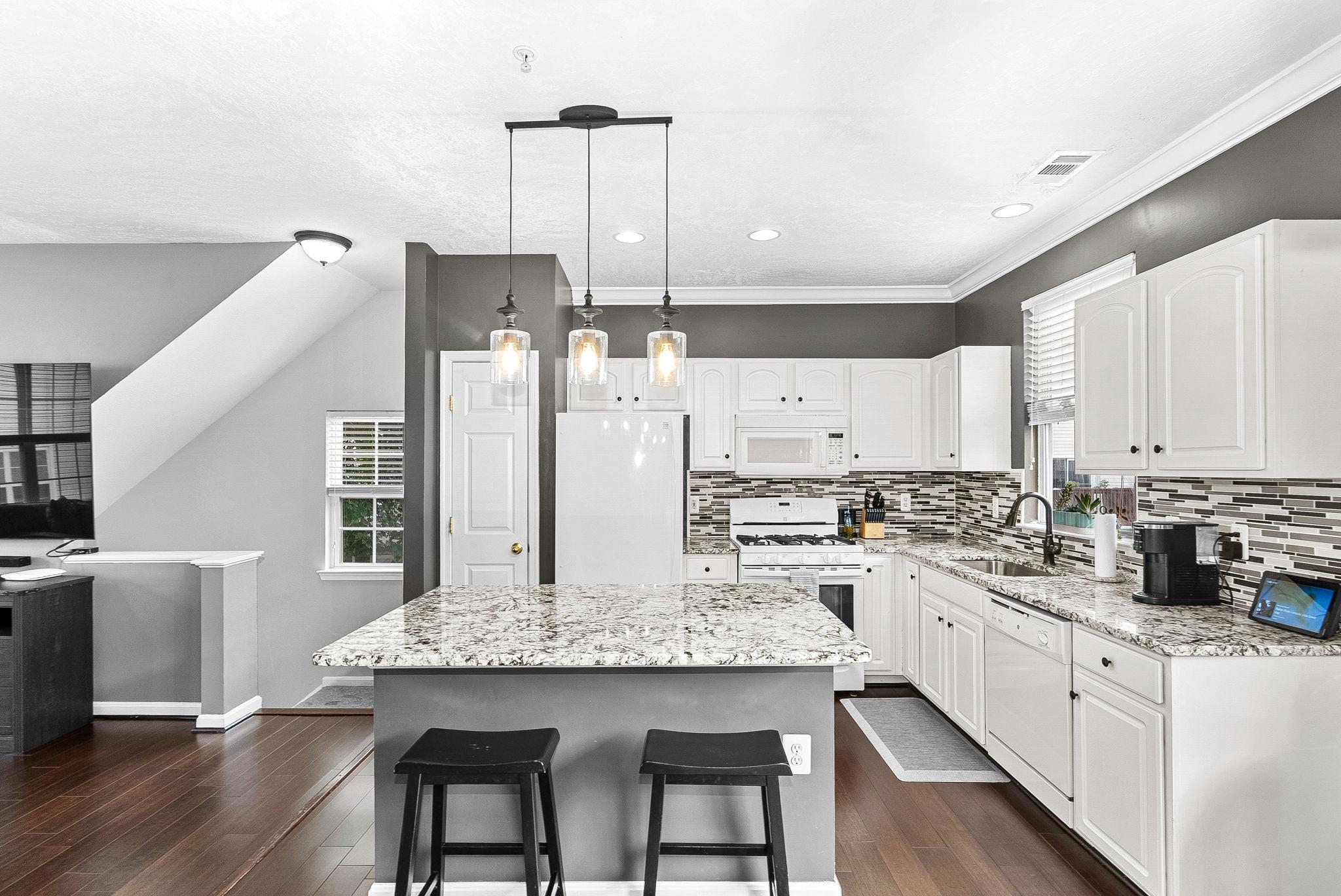 21785 DRAGONS GREEN SQUARE Unit: 21785