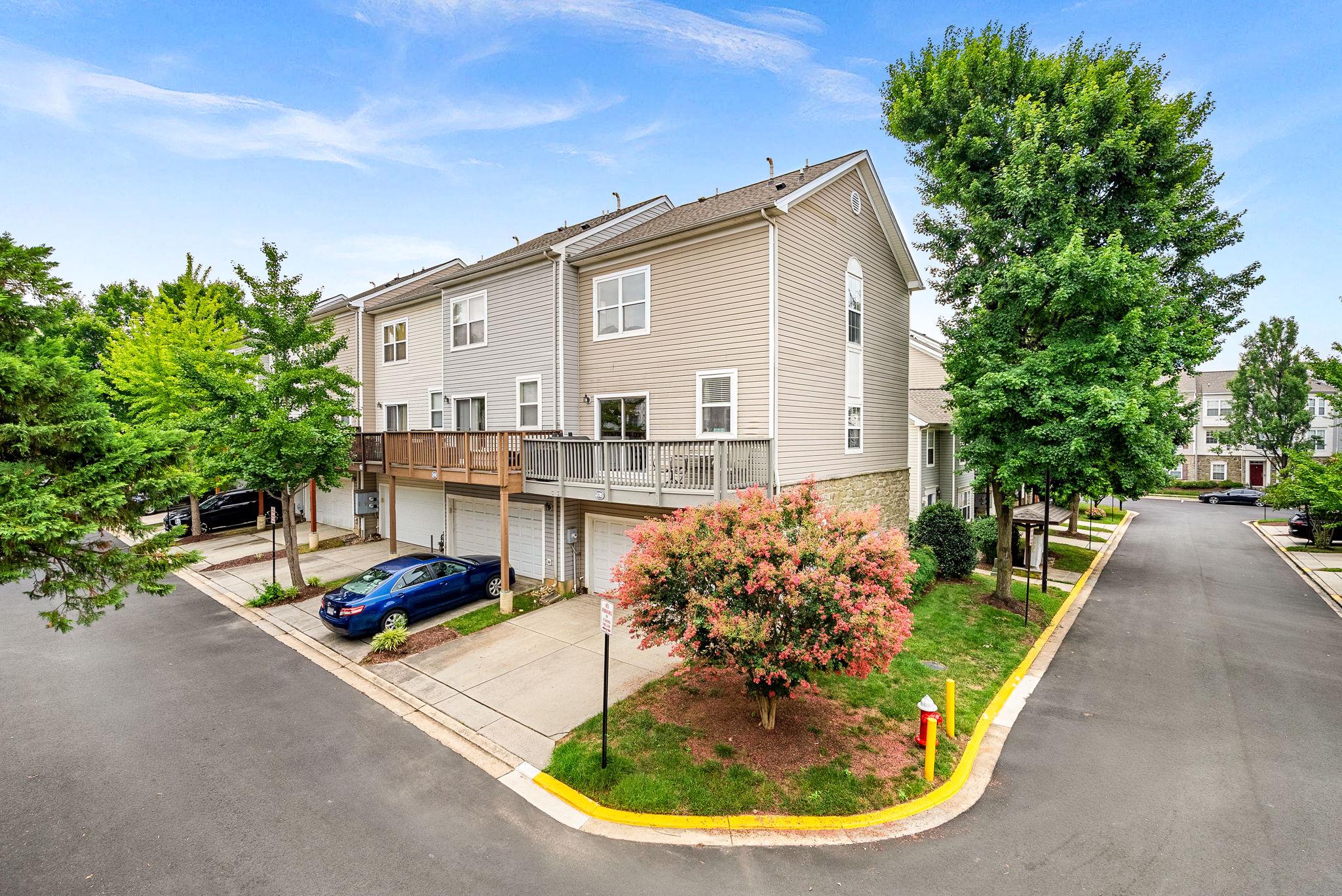 21785 DRAGONS GREEN SQUARE Unit: 21785
