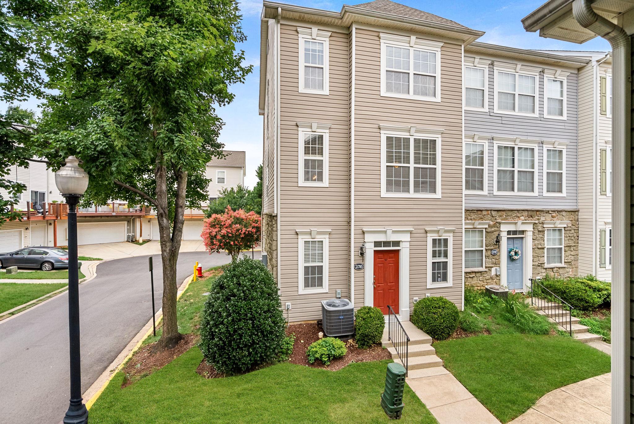 21785 DRAGONS GREEN SQUARE Unit: 21785