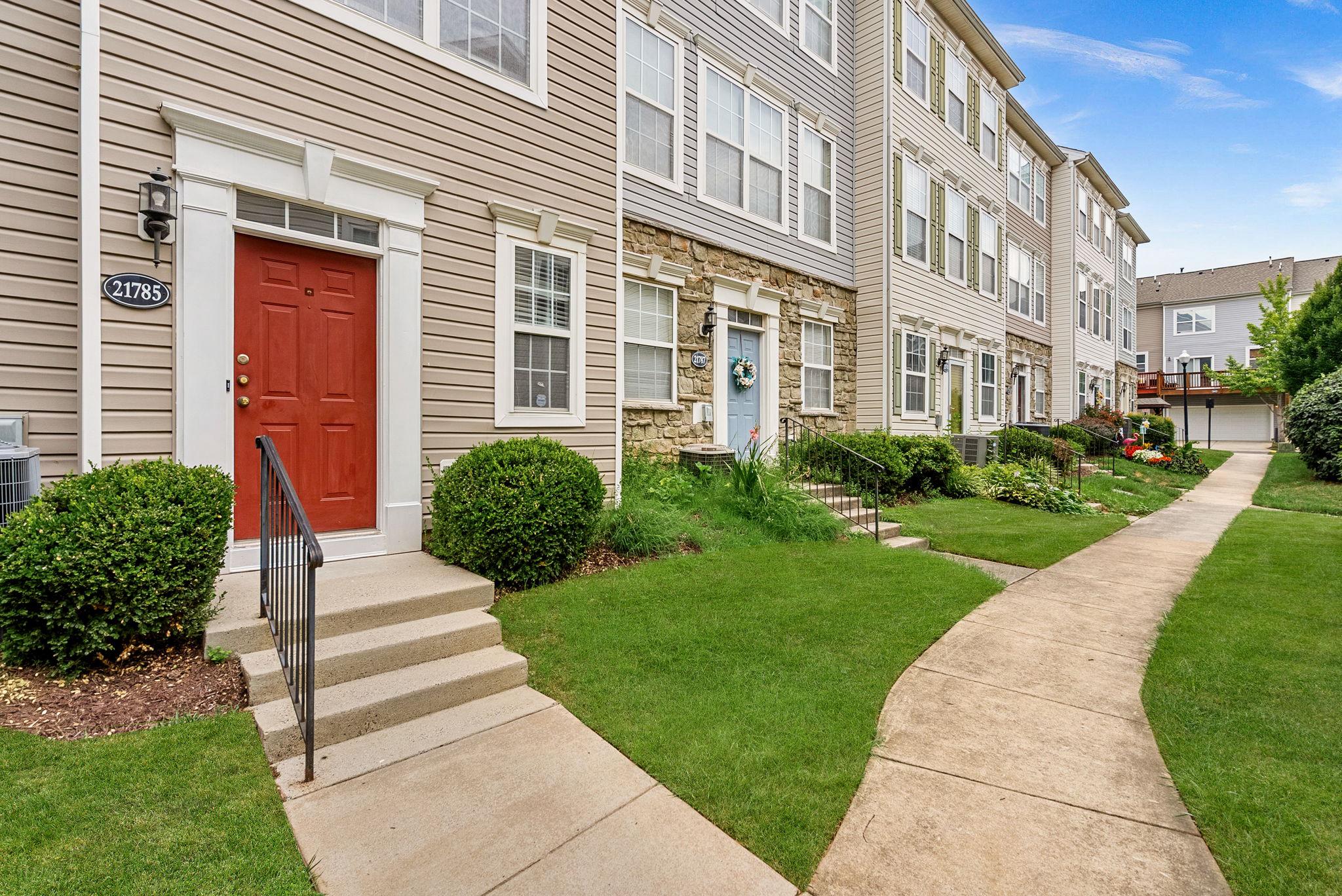 21785 DRAGONS GREEN SQUARE Unit: 21785