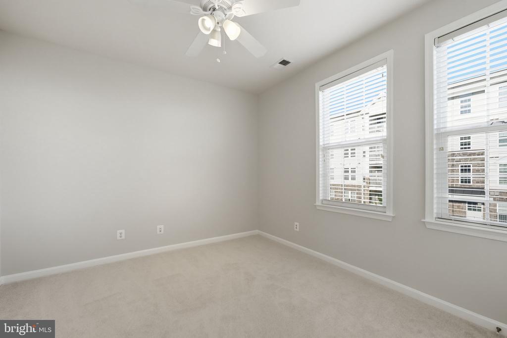 24678 BYRNE MEADOW SQUARE