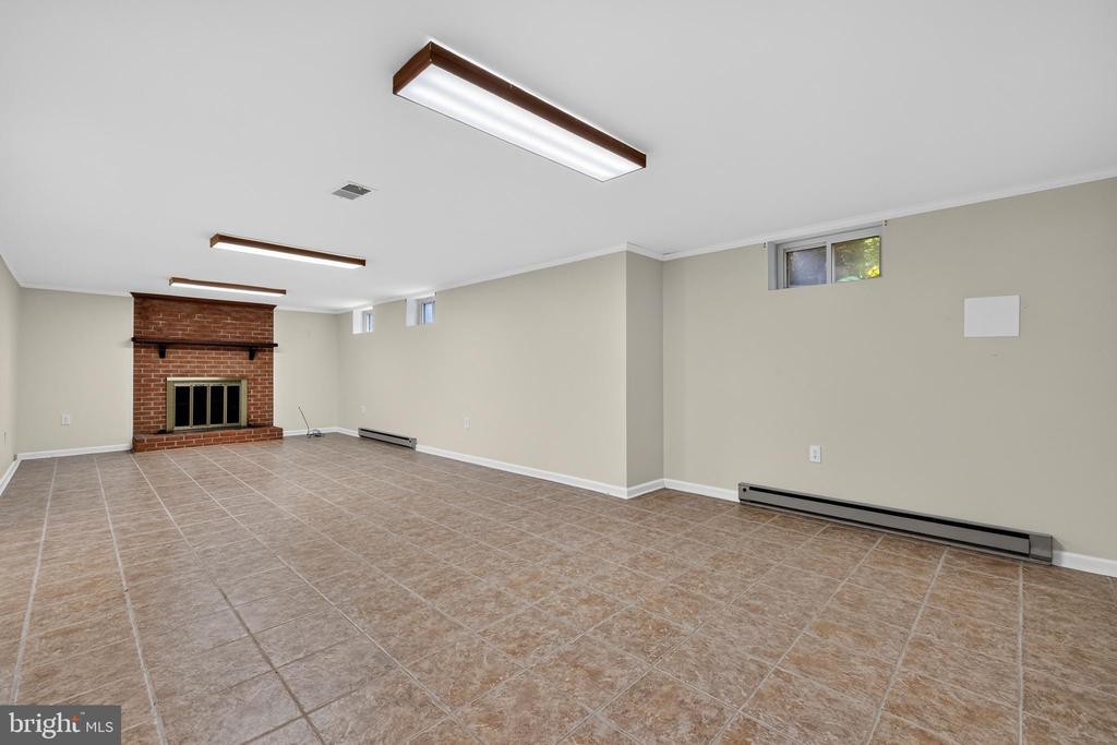 19 HAMILTON TERRACE DRIVE