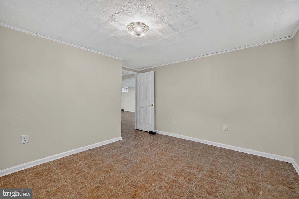 19 HAMILTON TERRACE DRIVE