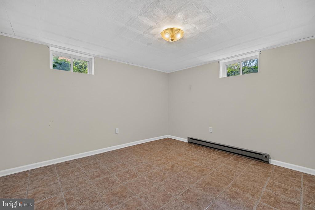 19 HAMILTON TERRACE DRIVE