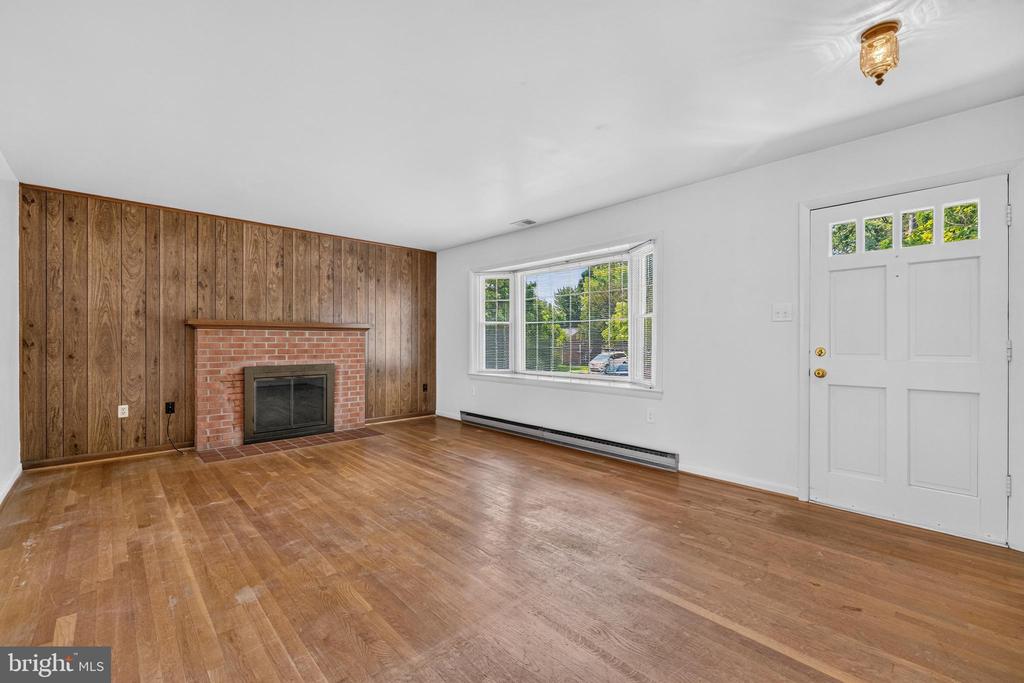 19 HAMILTON TERRACE DRIVE