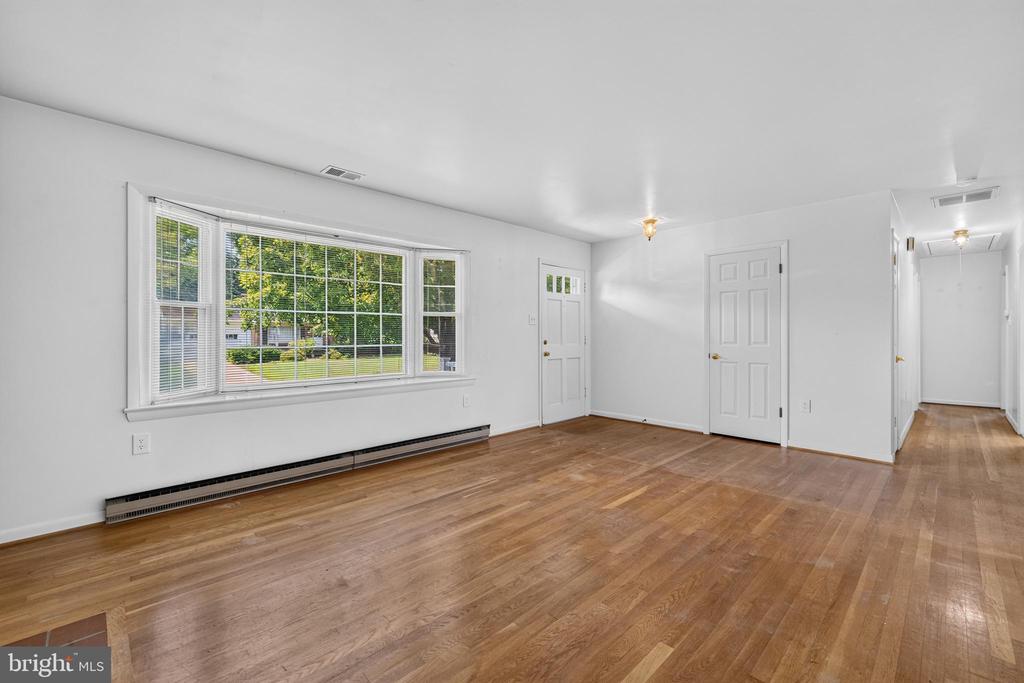 19 HAMILTON TERRACE DRIVE