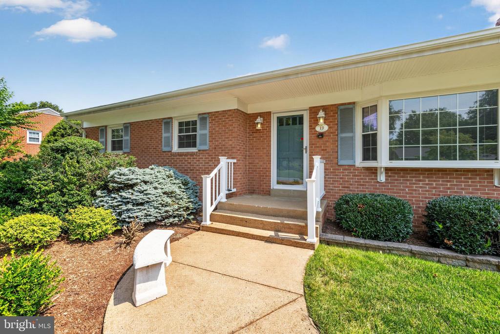 19 HAMILTON TERRACE DRIVE