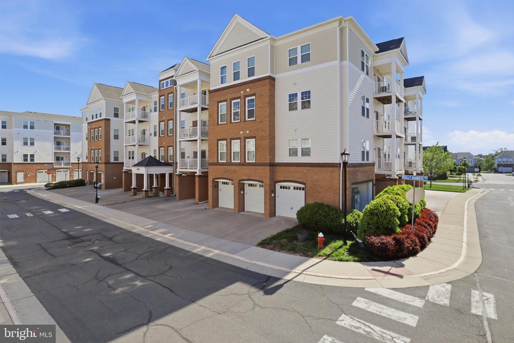 24636 WOOLLY MAMMOTH TERRACE Unit: 202