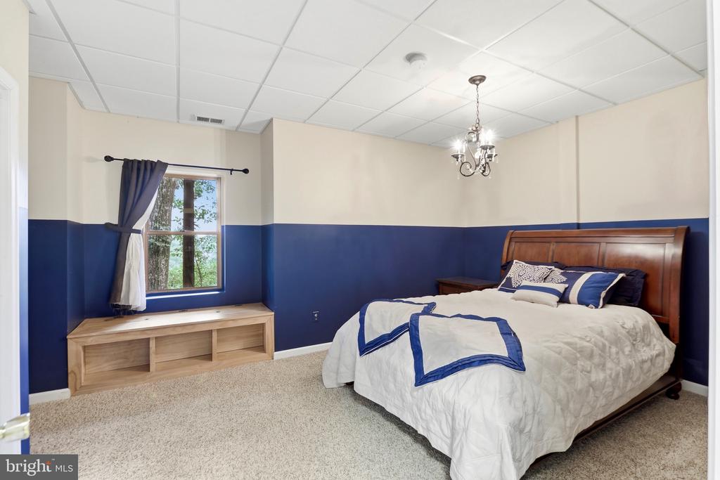 34971 CHARLES TOWN PIKE