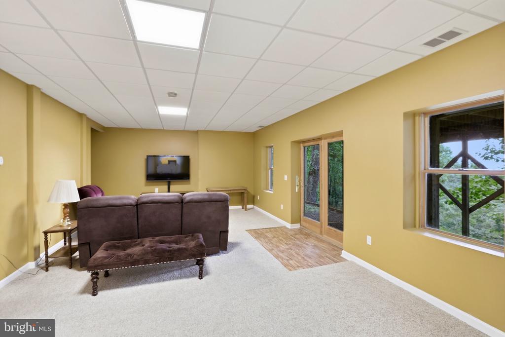 34971 CHARLES TOWN PIKE