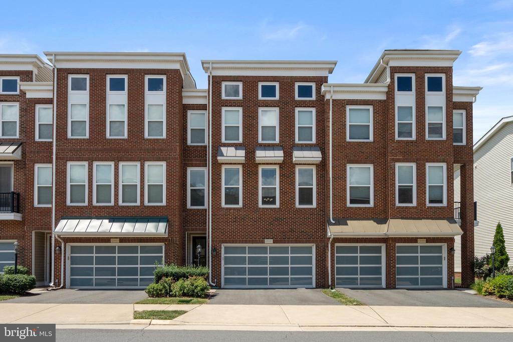 23491 EPPERSON SQUARE