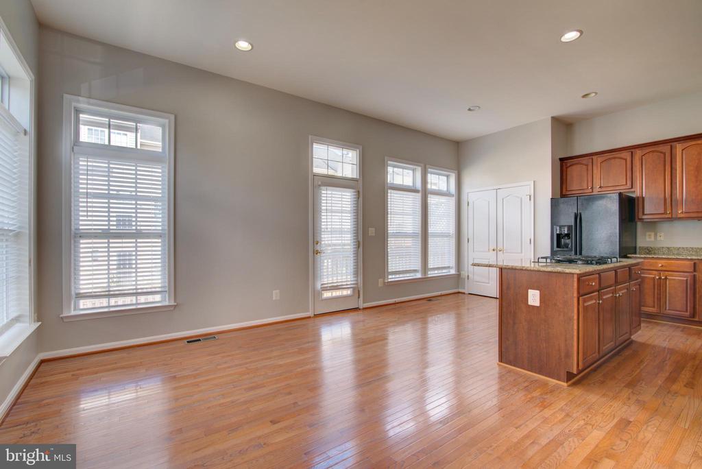 25130 CUTGRASS TERRACE